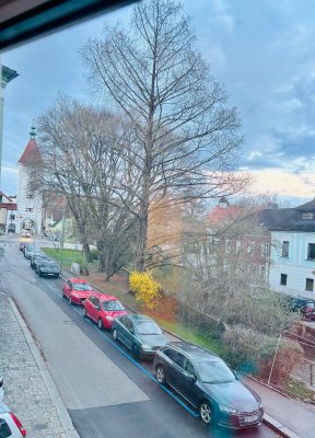 Charmante Altbauwohnung am Mühlbach mit Blick auf den Ledererturm – 52 m²