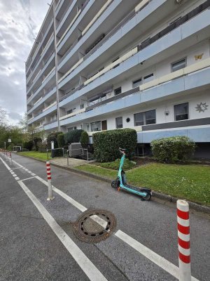 Bezugsfreie 2-Zimmer-Wohnung mit Balkon und viel Potenzial zum Wohlfühlen