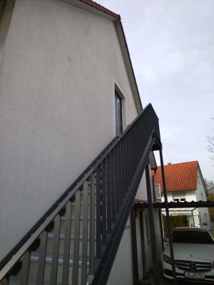 Geschmackvolle 1-Zimmer-DG-Wohnung mit geh. Innenausstattung mit Balkon und EBK in Ulm-Gögglingen