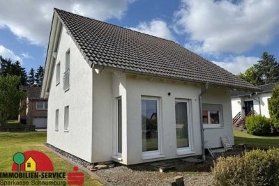 Junges, gepflegtes Haus auf großem Grundstück in ruhiger Lage
