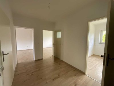 Schöne 3-Zimmer-Wohnung mit Balkon in Leer Leerort!
