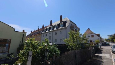 +TOP renovierte 2 ZKB++EBK+eigener Gartenanteil ca. 30qm+Terrasse+Tageslichtbad