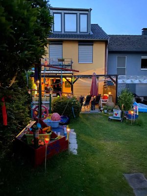 Schönes, in 2014 kernsaniertes Reihenmittelhaus in Laurensberg zu verkaufen !