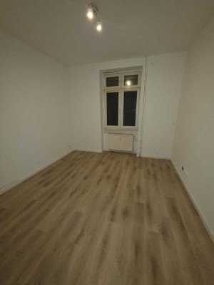 Kleine 2 Zimmer Erdgeschosswohnung ab sofort zu vermieten
