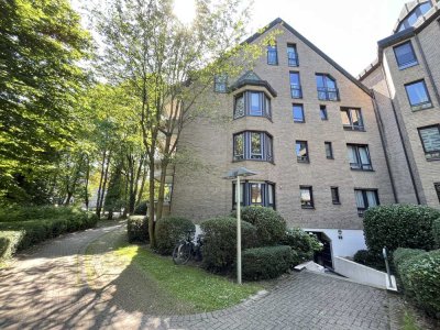 KLASSE INVESTMENT MIT SICHERER MIETE - 2 ZI APARTMENT & GARAGE
