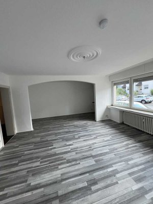 Schöne und gepflegte 2,5-Raum-Erdgeschosswohnung in Duisburg