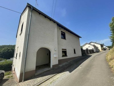 Freistehendes Einfamilienhaus mit Gestaltungspotenzial