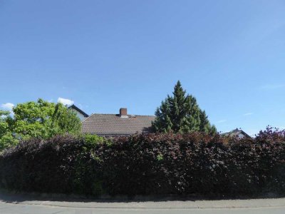 Erfelden - Bungalowklassiker mit großem Garten