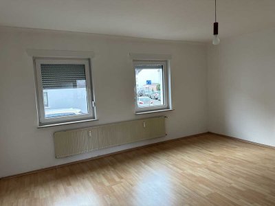 Helle 2-Zimmer Küche Bad Wohnung mit Terrasse in Saarlouis