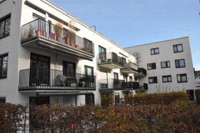 GROSSZÜGIGE - HELLE 4 ZIMMER-WOHNUNG IM ZENTRUM