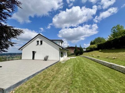 Saniertes Einfamilienhaus mit Weitblick ins Wesertal