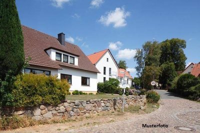 Großzügiges Einfamilienhaus mit Atelier, Werkstätten &amp; Sauna