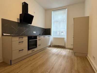 Kernsanierte 2-Zimmer-Altbauwohnung mit neuer Einbauküche im Herzen von Wiesbaden