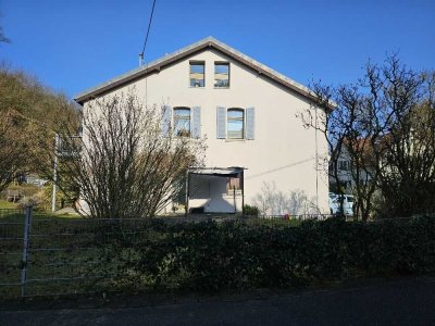 Attraktive Kapitalanlage/Eigennutzung, 2 Gartenwohnungen und Dachgeschosswhg., Wbd. - Sonnenberg!