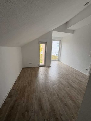 Eigenes Haus im Haus! Schöne Maisonnette 3-Zimmerwohnung im Herzen von Durmersheim.