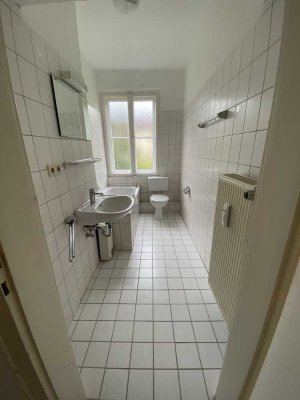 2-Zimmer-Wohnung mit Badewanne // 2.OG links