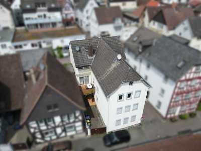 Licher Altstadt - Einfamilienhaus mit zwei Garagen