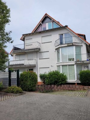 Helle modernisierte 3-Zimmer-Maisonette-Wohnung mit Balkon in zentraler Lage