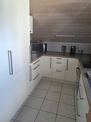 *** Attraktive DG-Wohnung (2.Stock) - hell, ruhige Lage und doch zentral, mit Balkon***