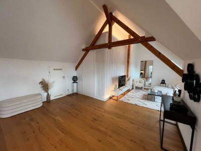 Traumhaftes Dachgeschoss Loft mit Balkon & Blick über Köln