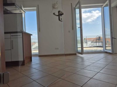 Exklusive barrierefreie 2-Raum-Penthouse-Wohnung mit Ausblick über die Dächer der Stadt