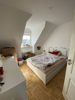 Attraktive 1,5-Zimmer-Dachgeschosswohnung mit Balkon und EBK in Dortmund