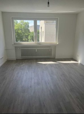 Gehobene 1-Zimmer Wohnung mit Balkon in Kölner Altstadt