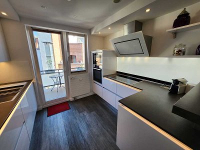 Exklusive 3-Raum-Maisonette-Wohnung mit geh. Innenausstattung mit EBK