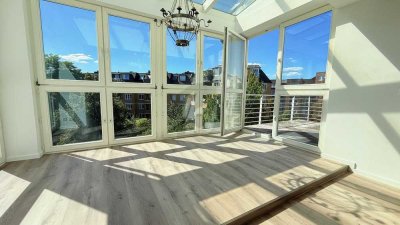 IM WINTERGARTEN ÜBER DEN DÄCHERN VON OTTENSEN