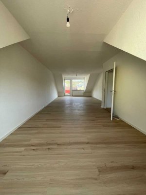 Großzügige & frisch renovierte 2 Zimmer Wohnung in Pforzheim