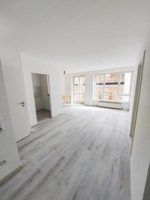 Freundliche und vollständig renovierte 2-Zimmer-Wohnung mit Balkon in Otterberg