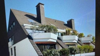 Attraktive Maisonettewohnung mit Kamin und Balkon im charmanten Wittlaer