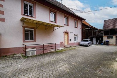 Zweifamilienhaus mit Ausbaupotential in Kenzingen
