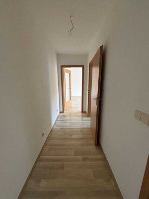 Renovierte 2-RWE mit Balkon in gepflegter Anlage
