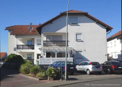 ** Attraktives und renditestarkes Mehrfamilienhaus mit 8 Wohnungen und Parkplätze in guter Lage **