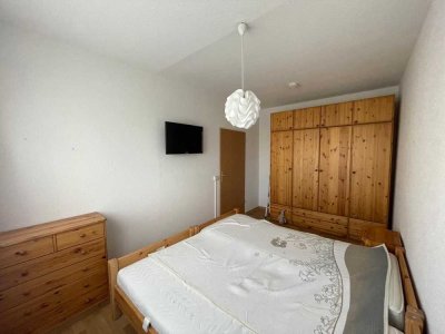 Suche Nachmieter für komplett möblierte Wohnung mit zwei Zimmern und Balkon in Delitzsch Nord.