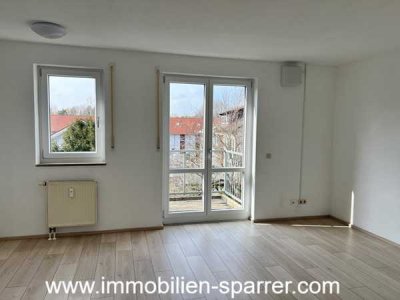 Schönes, helles 2-Zimmer-Dachgeschoss-Apartment mit Balkon