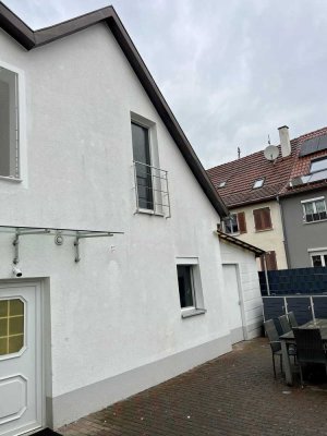2-Zimmer Maisonetten Wohnung in ruhigem Dreifamilienhaus