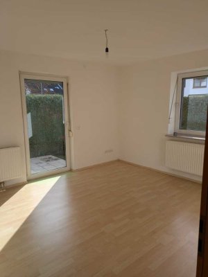 Helle 4-Zimmer Erdgeschosswohnung mit Garten in Gersthofen