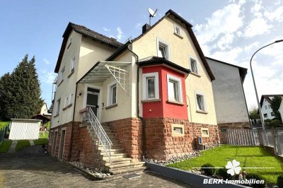 BERK Immobilien - gepflegtes Zweifamilienhaus mit großem Garten in gefragter Wohnlage von Laufach