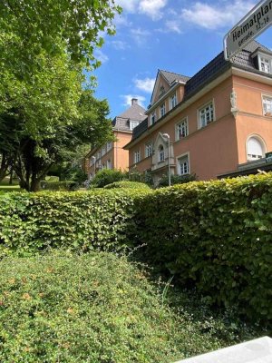 W, Zooviertel - Attraktive Wohnung mit Loggia in wunderschönem Altbau