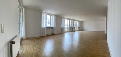 Helle und großzügige 4-Zimmerwohnung