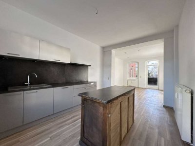 Katip | Stilvolle 2-Zimmer-Altbauwohnung mit Balkon im beliebten Antonsviertel in Göggingen