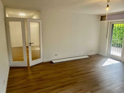 Zentrale ruhige Wohnung mit großer Terrasse