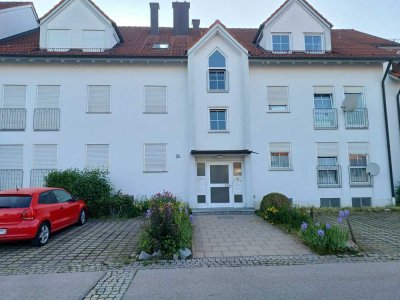 Sanierte Wohnung mit drei Zimmern sowie Balkon und EBK in Mindelheim