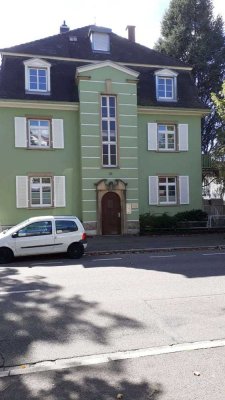 Hübsche 1-Zimmer-Wohnung mit Einbauküche und Dusche in Baden-Baden