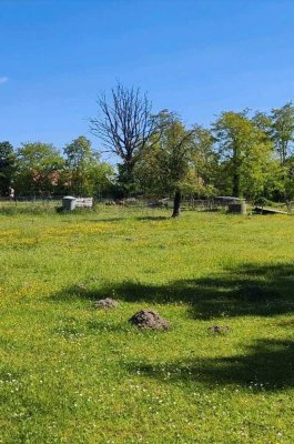 Idyllisches Landhaus mit attraktiven Bauerwartungsland in der Nähe des Schlabendorfer Sees.
