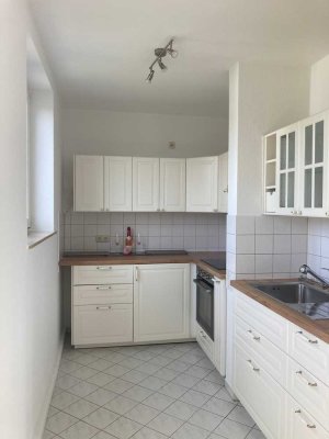 4-Raum WG in Chemnitz - 2 Bäder, EBK, DG WE,Freie Sicht! frisch gemalert