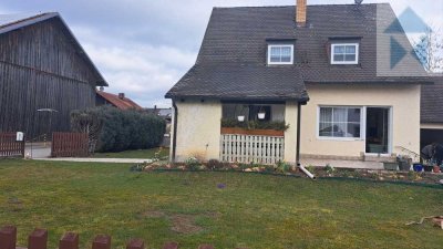 Sanierungsbedürftiges EFH / 2 Generationenhaus in sehr ruhiger Stadtrandlage von Straubing.