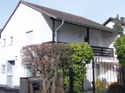 Aparte Dreizimmerwohnung in Bonn-Duisdorf mit Garten